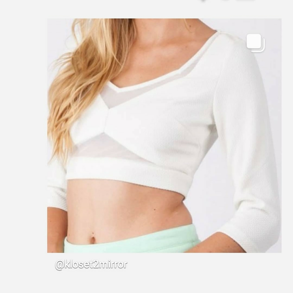 White long sleeve crop top